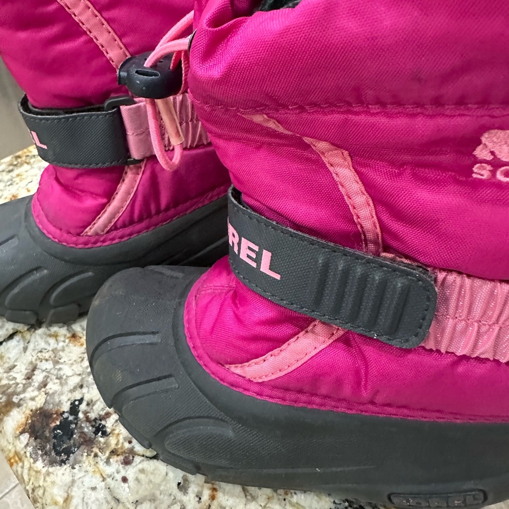 Sorel Fuchsia and Black Snow Boots
